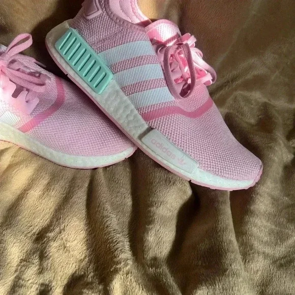 ADIDAS NMD in Pink - Picture 3 of 7